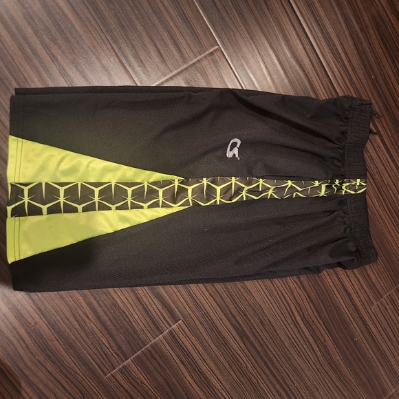 CS Sport Boys Basketball Short - size 18/20 - Picture 5 of 6